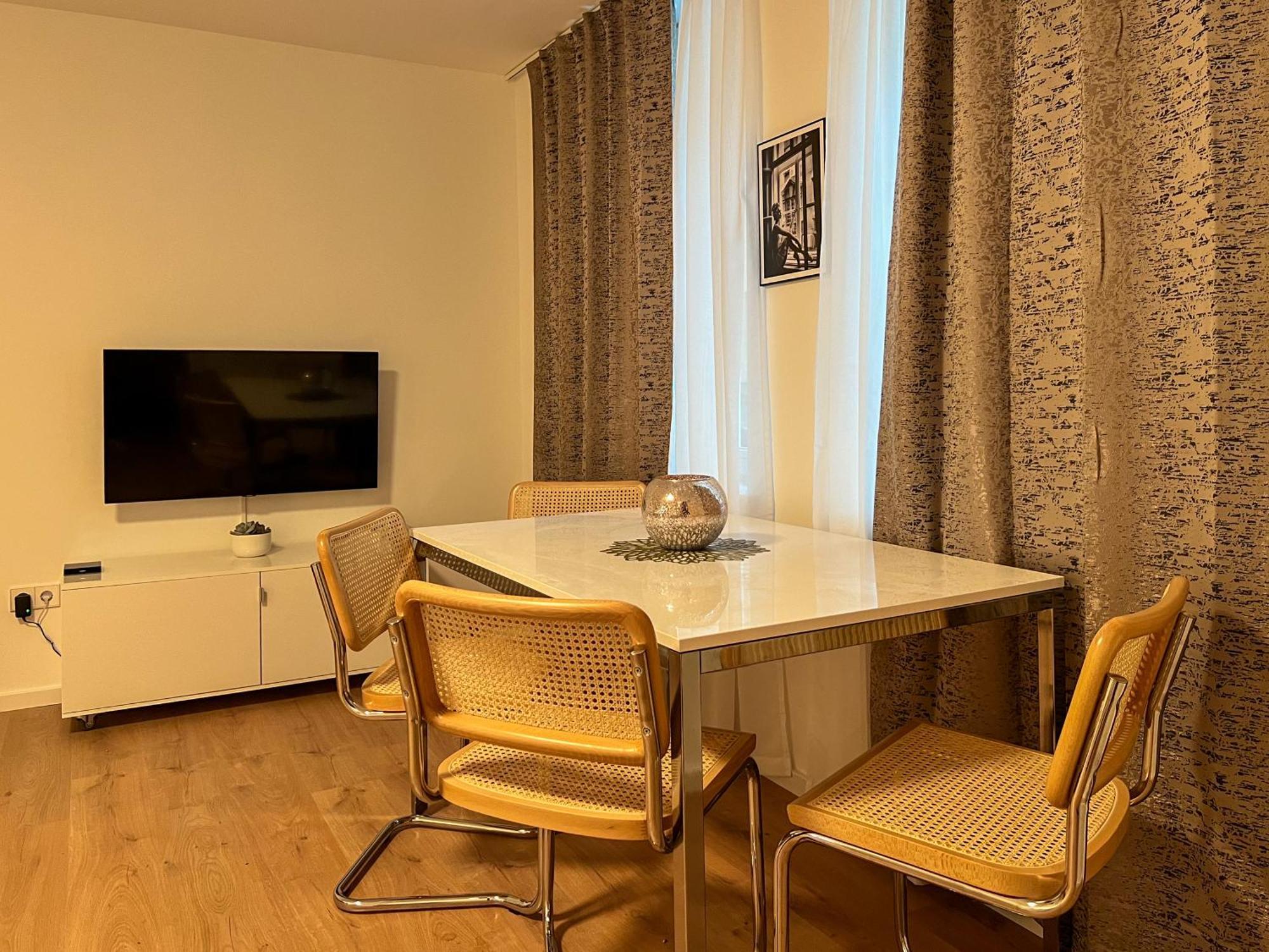 Appartement House Єна Номер фото